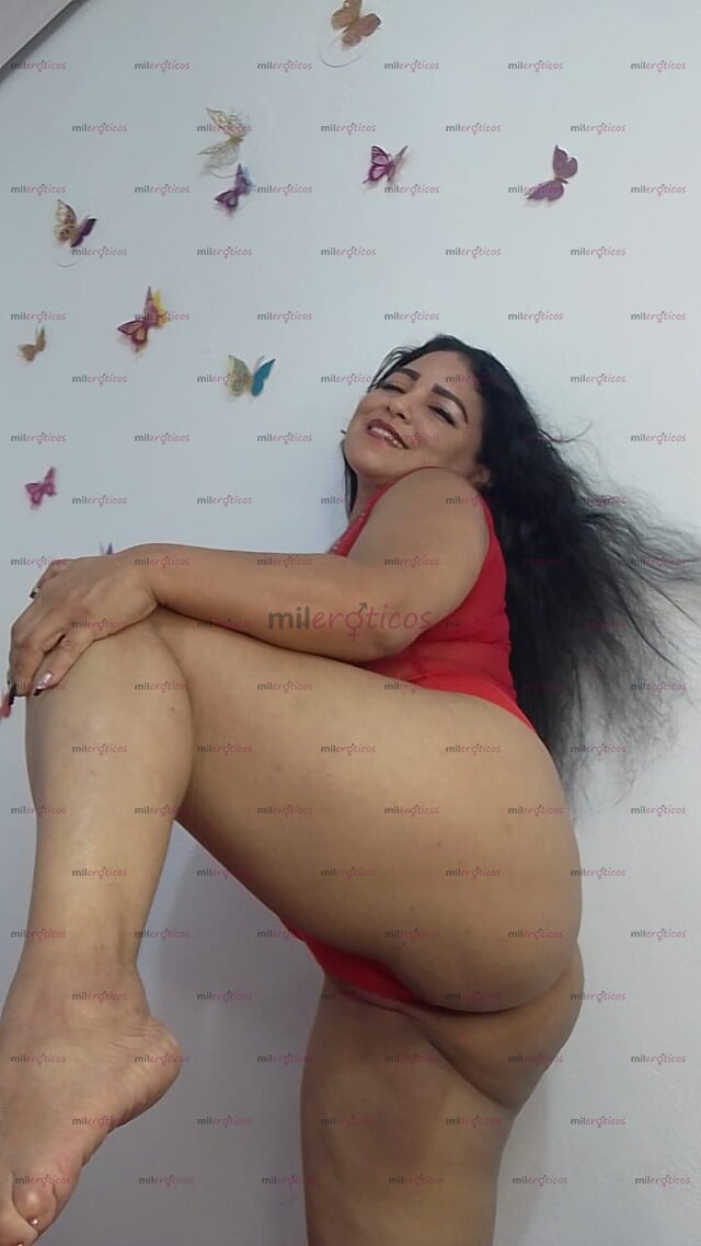 FOTOS DE HERMOSA MILF, CULONA, TETAS PERFECTAS Y MUY CALIENTE