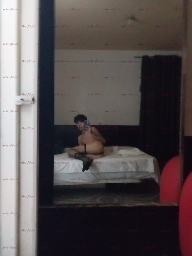 FOTOS DE SEXY TWINK TATUADO, PERO BIEN RICO Y ENTRONNN
