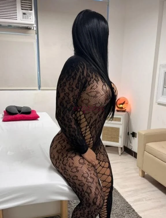 Ve a pasar un rato agradable conmigo donde haremos cositas ricas y deliciosas con desnudo completo cuerpo a cuerpo finalizando con sexo suave y salvaj...