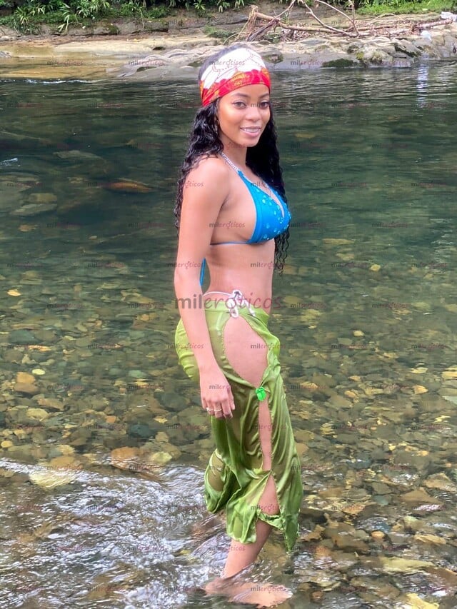 FOTOS DE GÉNESIS Y CAMILA NUEVAMENTE EN CARTAGENA CON APRT VIP