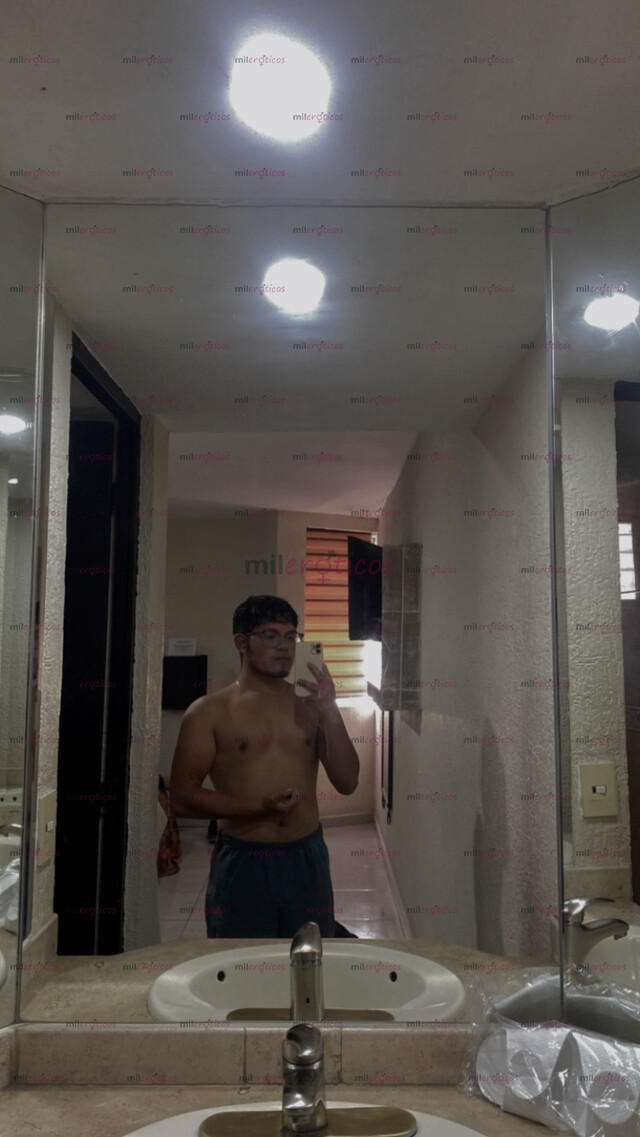 FOTOS DE MUSCULOSO VERGON Y CHICHÓN COMPLACIENTE