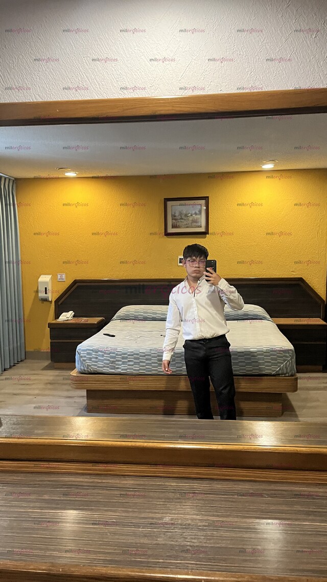 FOTOS DE MUSCULOSO VERGON Y CHICHÓN COMPLACIENTE