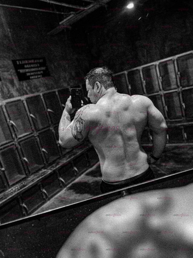 FOTOS DE HOMBRE CORPULENTO COMPLACIENTE Y CACHONDO