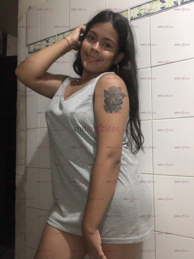 FOTOS DE HOLA BIENVENIDOS SOY LINDA MARIA UNA CHICA BAJITA PERO DESEOSA DE CONOCERTE