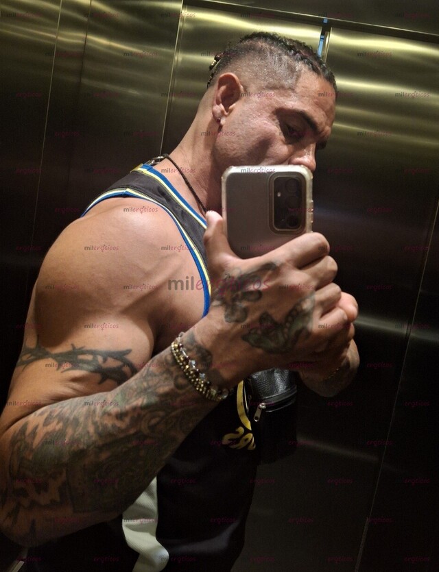 FOTOS DE MACHO MADURO CULTURISTA FITNESS CUERPAZO Y VERGOTA