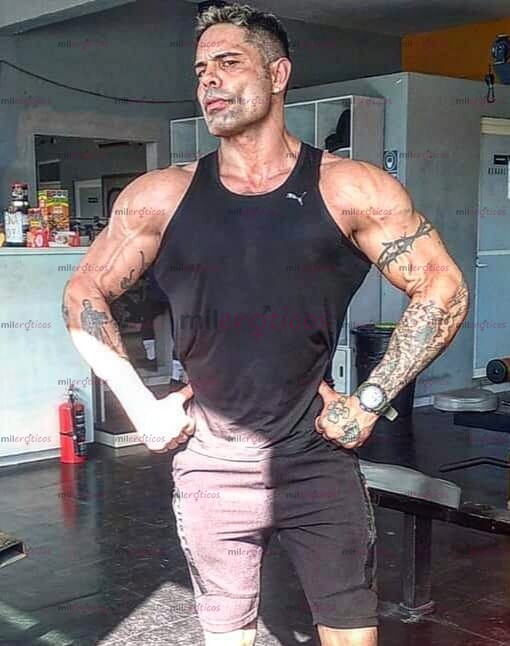 FOTOS DE MACHO MADURO CULTURISTA FITNESS CUERPAZO Y VERGOTA