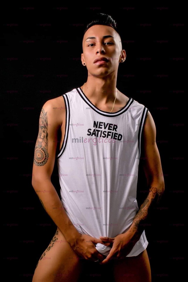 FOTOS DE JOVEN COLOMBIANO CALIENTE NUEVO AQUÍ !!