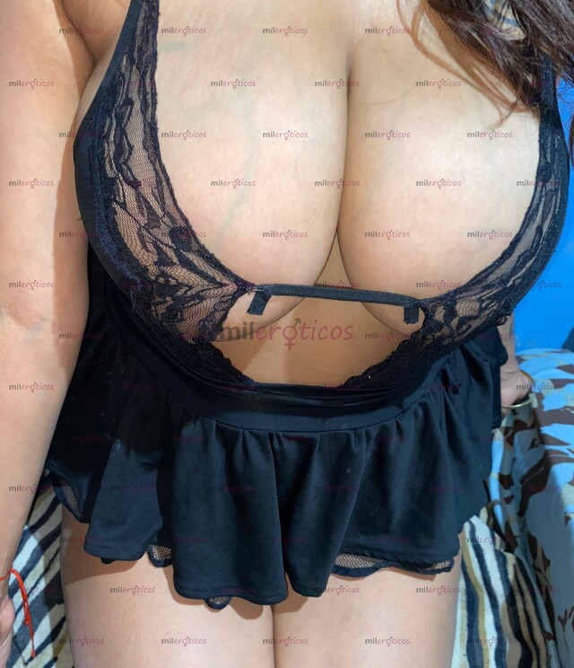 FOTOS DE TETONA MORENA CALIENTE EXTROVERTIDA. DE MUY BUEN TRATO