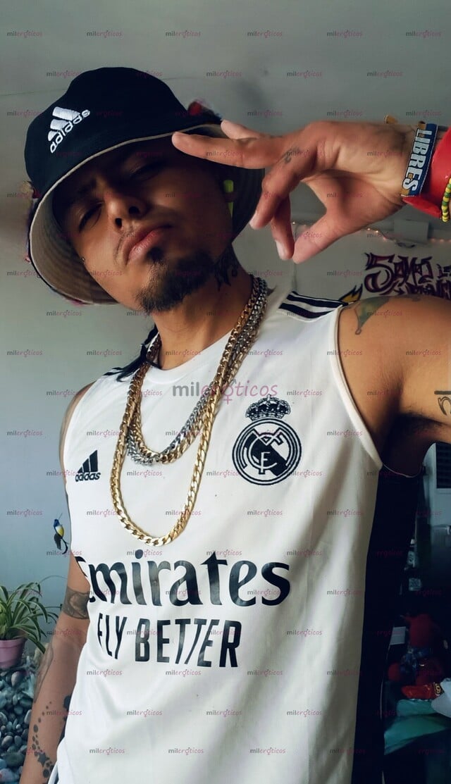 FOTOS DE CHACAL CON FINTA DE MALANDRO, TRAIGO EL FIERRO BIEN DURO PA CLAVARTELO