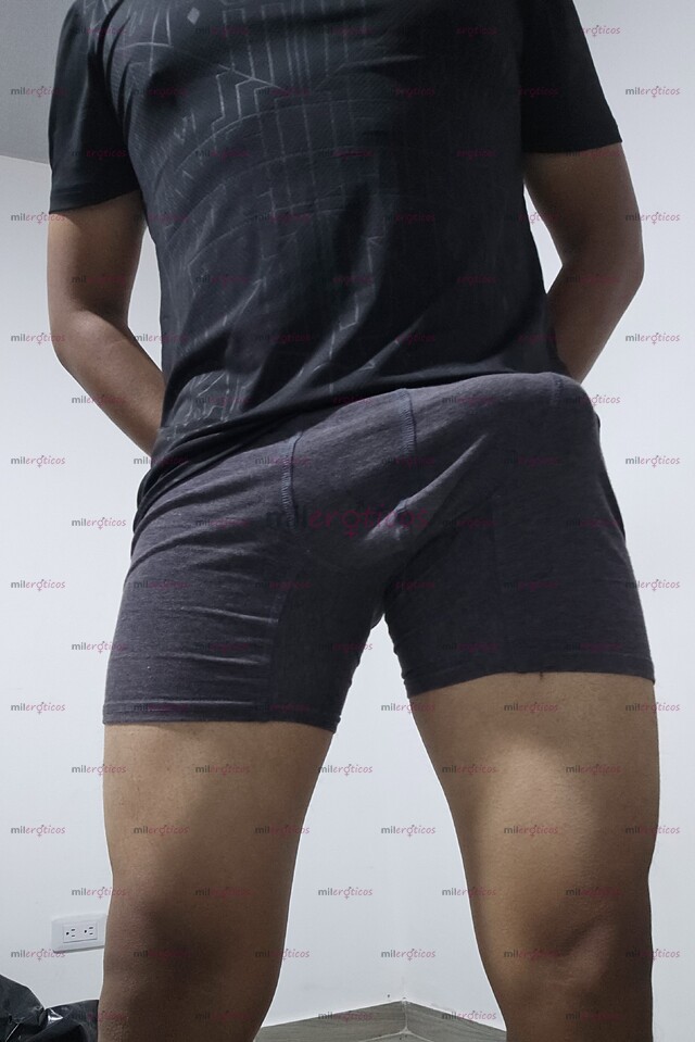 FOTOS DE JOVEN PERUANO MASAJISTA DE SOLO DAMAS. POCOS DIAS