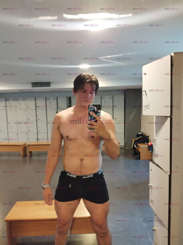 FOTOS DE APROVECHA ATLÉTICO Y AGUANTADOR MUY CALIENTE LISTO PARA COGERTE DURO