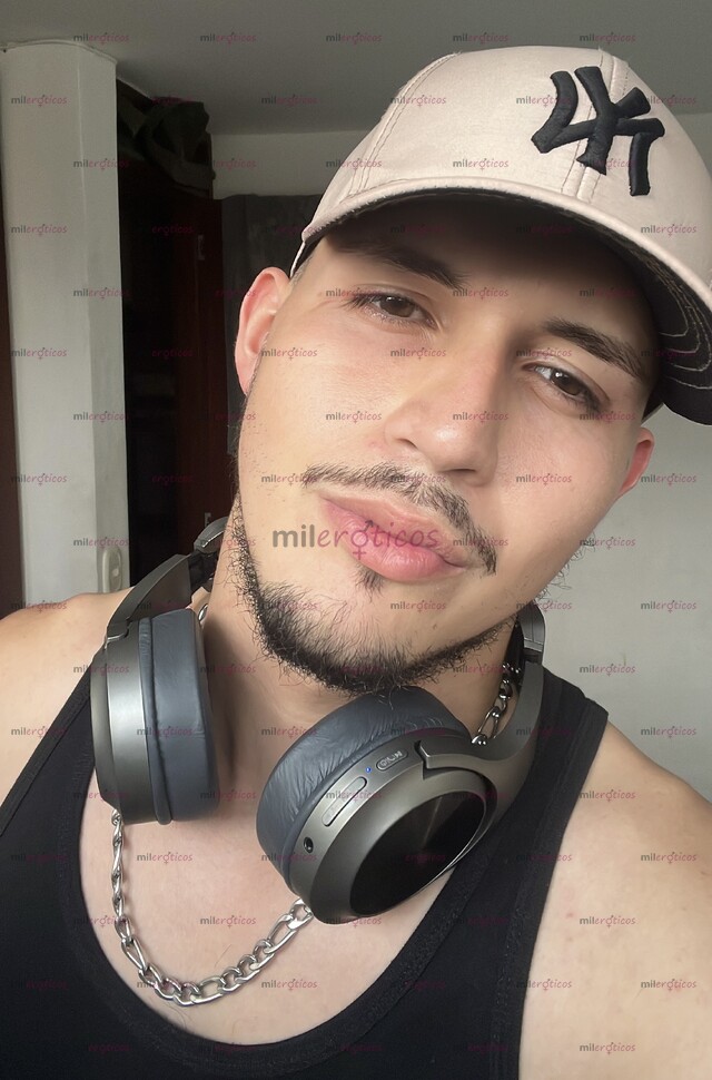 FOTOS DE CHICO JOVEN, MODELO, ACTIVO DOMINANTE DISCRETO