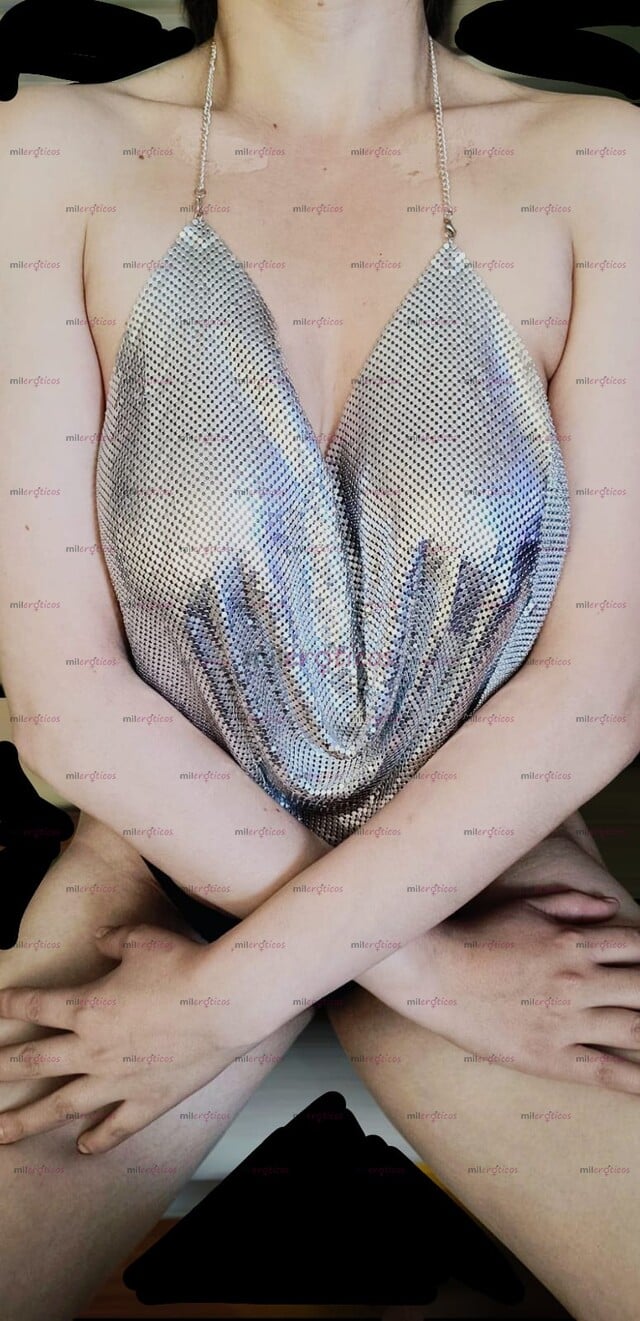 FOTOS DE BLANQUITA DE PIERNAS LARGAS Y ESBELTAS LISTA PARA COMPLACERTE