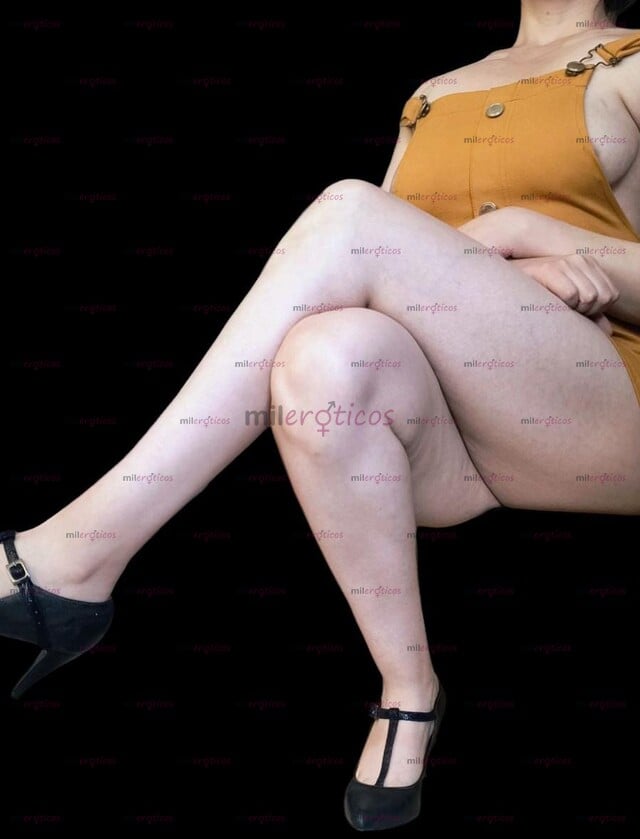 FOTOS DE BLANQUITA DE PIERNAS LARGAS Y ESBELTAS LISTA PARA COMPLACERTE
