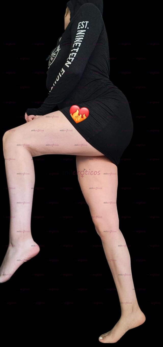 FOTOS DE BLANQUITA DE PIERNAS LARGAS Y ESBELTAS LISTA PARA COMPLACERTE