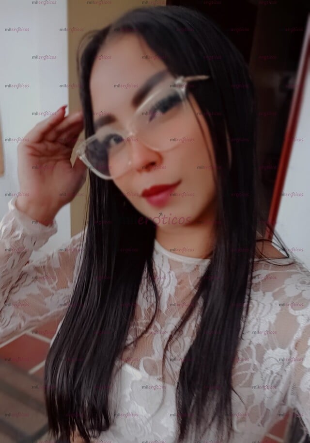 FOTOS DE DE PASO ANDREA RICA FLAKA DE CUERPO NATURAL LINDOS SENOS SÚPER APRETADA Y MOJADA