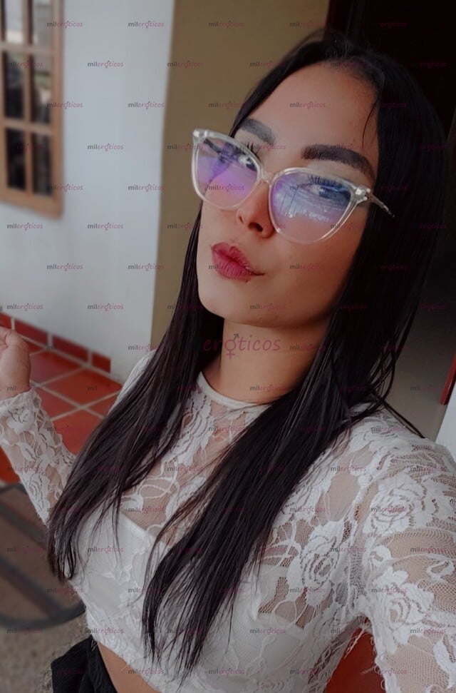 FOTOS DE DE PASO ANDREA RICA FLAKA DE CUERPO NATURAL LINDOS SENOS SÚPER APRETADA Y MOJADA