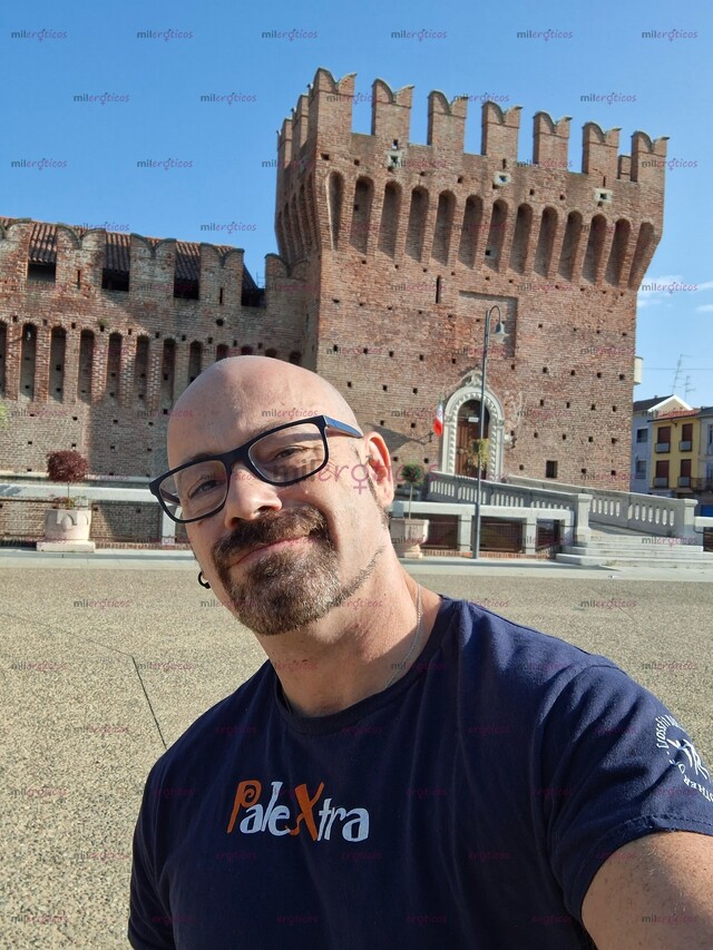 FOTOS DE AFFIDABILE, DOLCE, DISCRETO: IDEALE PER MASCHI ATTIVI BISEX O IMPEGNATI