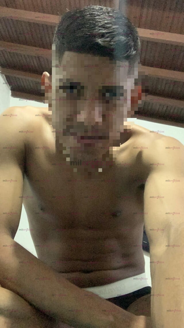 FOTOS DE CHICO JOVEN VERSÁTIL MORENO TONIFICADO CON CUERPO ATLETICO