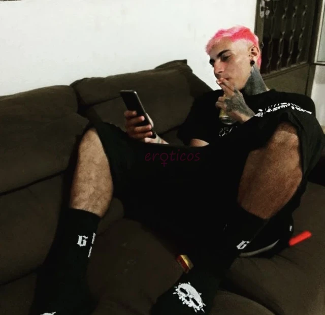 Novinho tatuado olhos verdes viciado em mamada e comer cuzinho vendo pack de videos e fotos 18 realizo fetiches 1 85 de altura pes 43 adoro gozar dent...