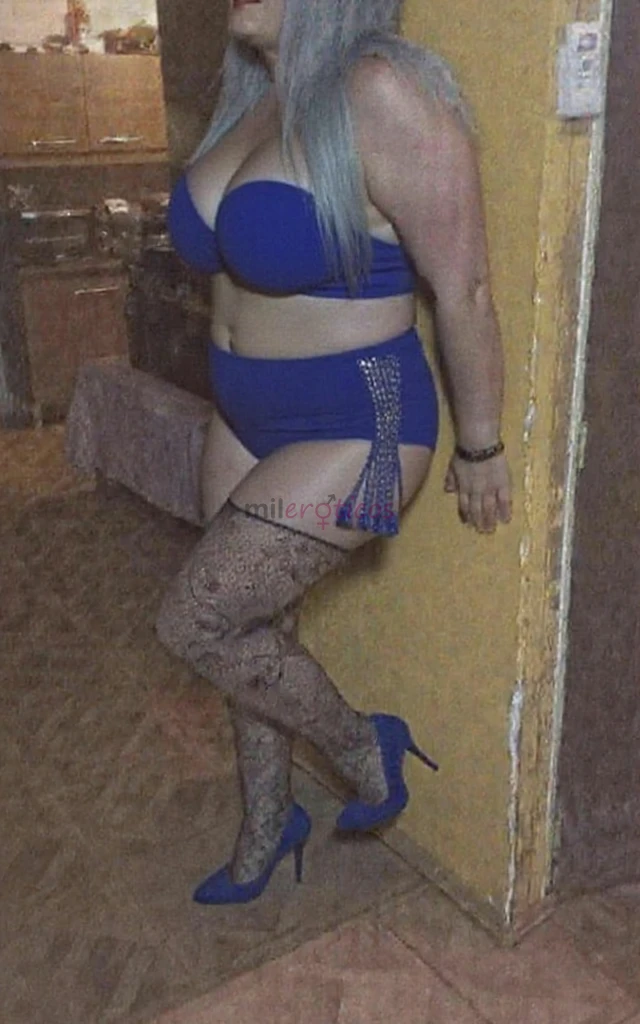 Hola mis amores soy tu negra caliente dispuesta a complacerte en todas tus fantasia full anal oral penetracion mutua contacto ilimitado en la hora gra...