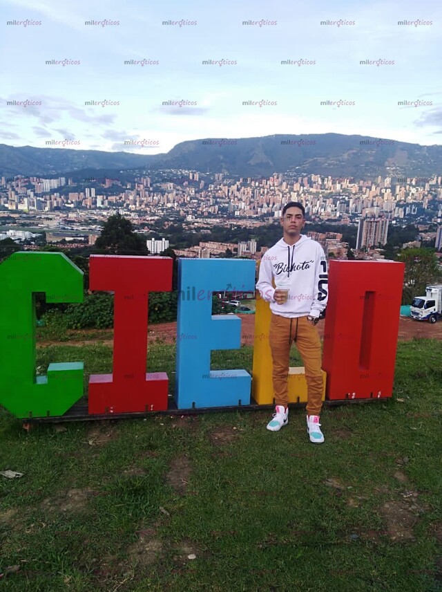 FOTOS DE MORENO BIEN CALIENTE DISPONIBLE PARA TI CONTÁCTAME