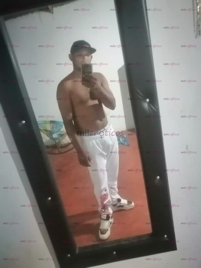 FOTOS DE MORENO CALIENTE CON GANAS DE PASARLA BIEN Y CUMPLOR TODAS TUS FANTACIA