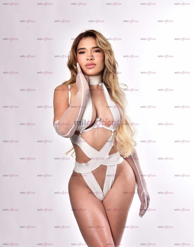 FOTOS DE HERMOSA COLOMBIANA CON GANAS DE SACARTE TU LECHE