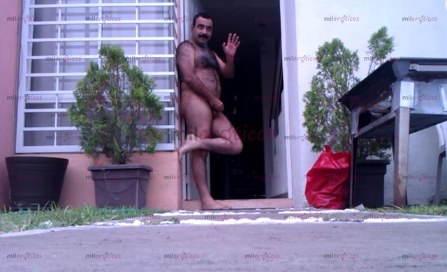 FOTOS DE HOMBRE SIMPATICO, VELLUDO, SOBRINO DE TOM SELLECK! $200, $250, $500,$1500, $1900