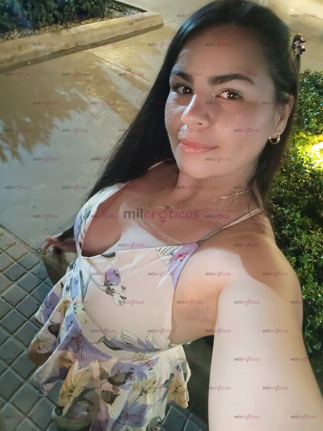 FOTOS DE DESCOMPLICADA ROLITA LINDA EDUCADA Y TIERNA CON SITIO