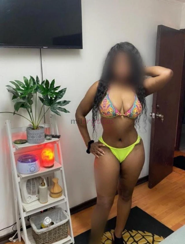 Ven a disfrutar de mis atributos y tengo un poto grande y rico soy muy complaciente me ducho contigo doy besos de pololo y oral mutuote hago un rico m...