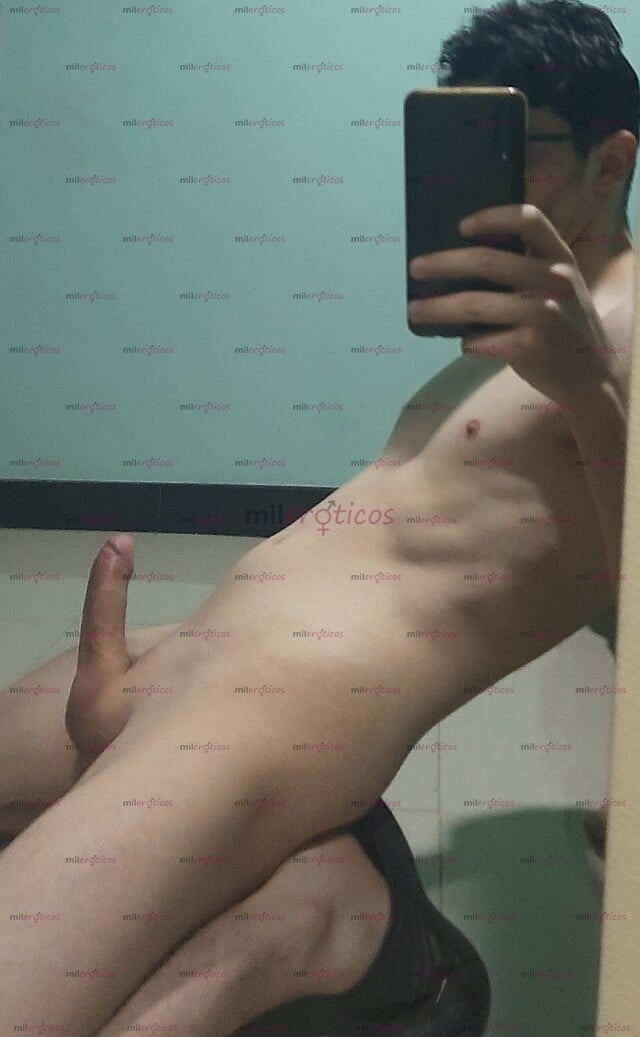 FOTOS DE HOLA, SOY UN FLAQUITO ARRECHO, CALIENTE, HAGO VARIAS POSES, SOLO MUJERES