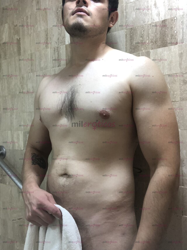 FOTOS DE ATRACTIVO MACHO COGELON, GUAPO, DOTADO Y LECHERO ACTIVO DOMINANTE