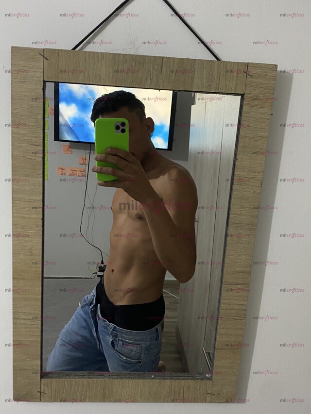 FOTOS DE :MORENO 26 AÑOS COLOMBIA