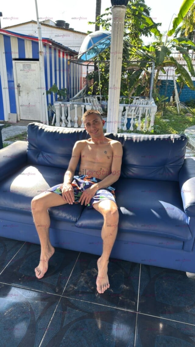FOTOS DE CHICO JOVEN, VERSÁTIL, LLAMA O ESCRÍBEME AL 3165706625 DISPONIBLE 100%