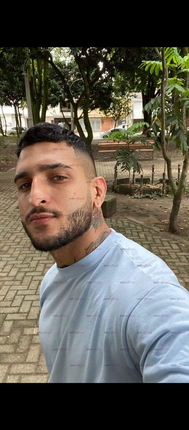 FOTOS DE MORENO ÁRABE VERGÓN PINTA DISPONIBLE PARA VIDEOLLAMADA Y CONTENIDO TRIO