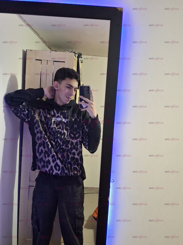 FOTOS DE JOVEN .PASIVO ..COMPLACIENTE ..Y.. CARIÑOSO..