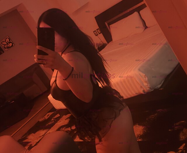 FOTOS DE TETONA Y NALGONA CON LUGAR CON GANAS DE TU LECHE