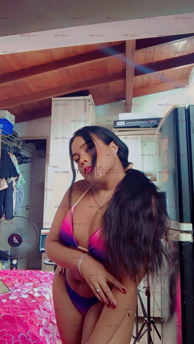 FOTOS DE HERMOSA Y LINDA NIÑA FEMENINA MASAJISTA LISTA PARA CUMPLIR TODAS TUS FANTASIAS