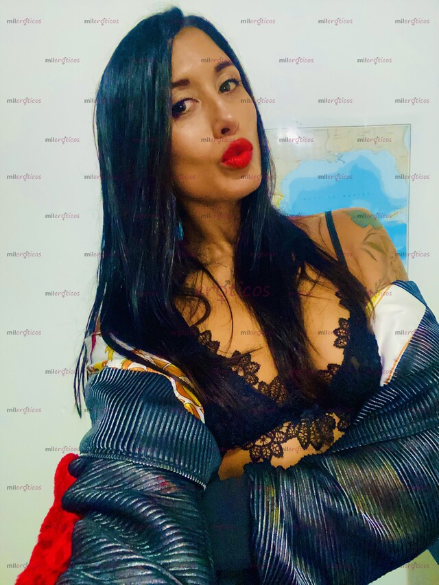 FOTOS DE LATINA CON CUERPO NATURAL, SENSUAL Y ELEGANTE