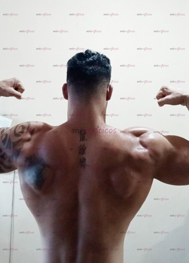 FOTOS DE CUBANO BIEN DOTADO 100% REAL LÁMAME Y PASEMOS UN RATO AGRADABLE