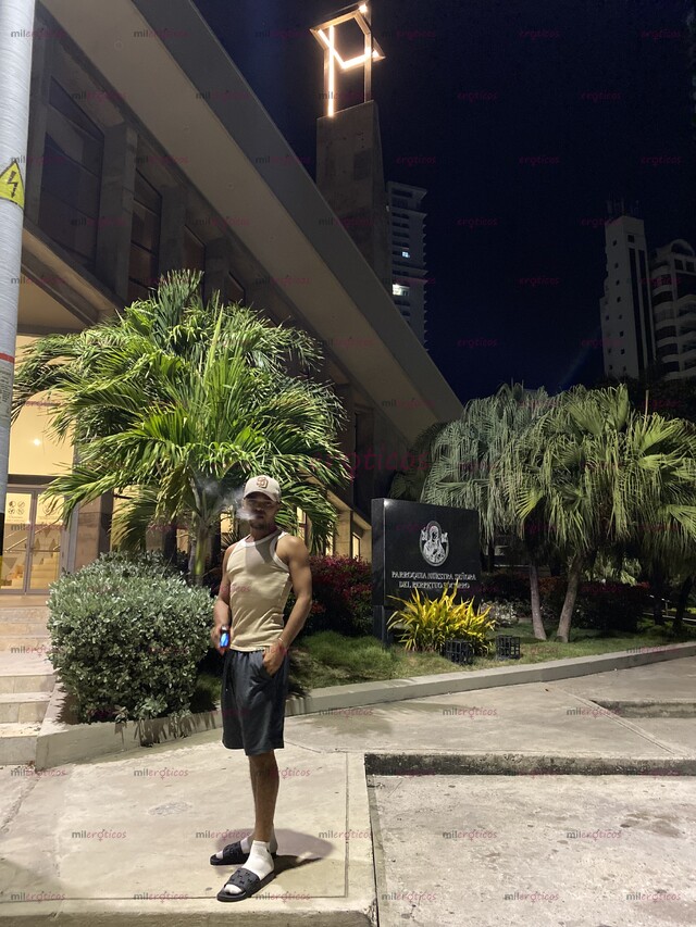 FOTOS DE HERMOSO JOVEN LOCAL DE LA CIUDAD CON LA MEJOR ENERGÍA DISPUESTO A COMPLACERTE