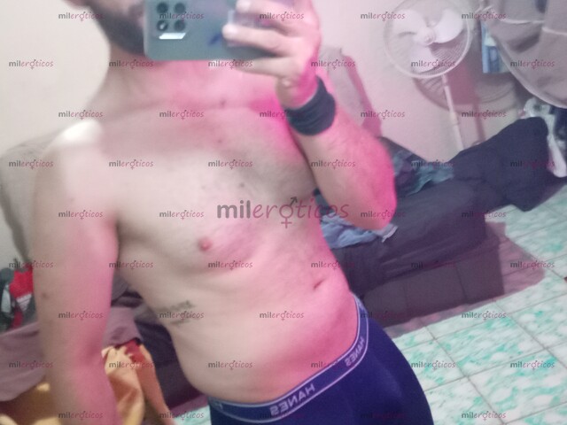 FOTOS DE RUBIO DE BUEN CUERPO.OJOS AZULES CON VERGA GRUESA Y LARGA