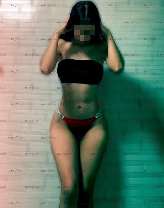 FOTOS DE CRISTINA TRATÓ DE NOVIOS REAL BESOS DE LENGÜITA.