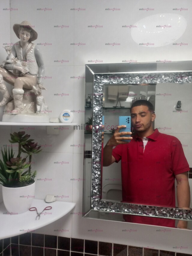 FOTOS DE GIGOLO PARA TRABAJO SERIO 23 AÑOS DE EDAD 18 CM