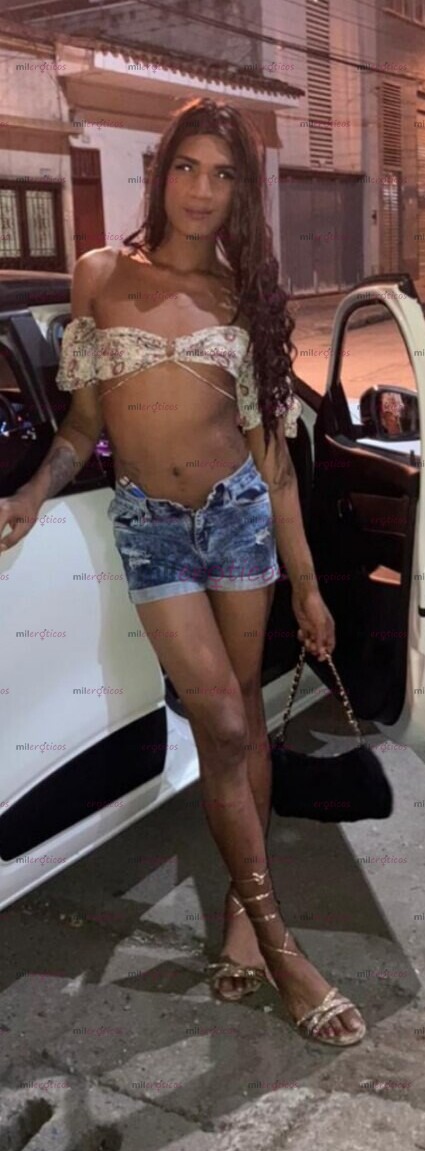 FOTOS DE POLLITA MUY DESCOMPLICADA CON MUCHAS GANAS DE CUMPLIR TUS FANTASIAS..