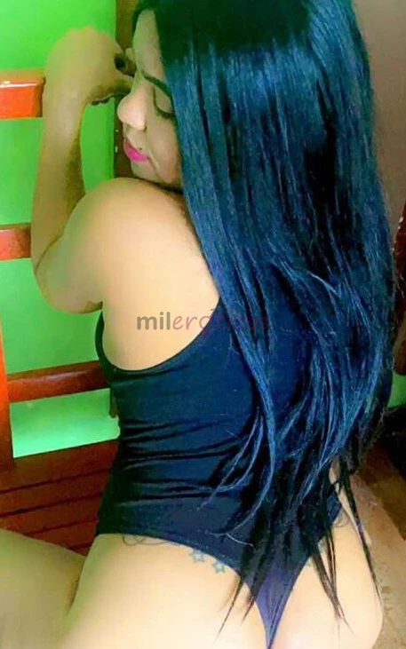 Sexo oral mutuo bebe hola bebe soy pamela una chiquitita morena muy caliente y golosa con unos ricos movimientos con mi conchita apretadita y mojadita...