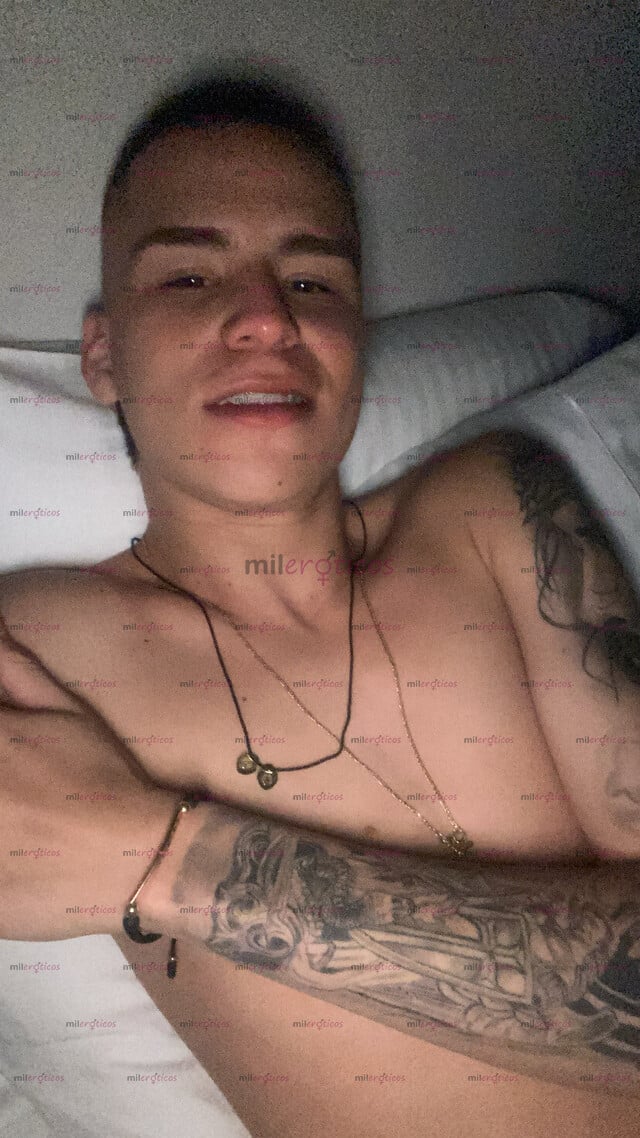 FOTOS DE JOVEN TATUADO DE 19 AÑOS EN BUSCA DE MUJERES QUE QUIERAN CUMPLIR SUS DESEOS