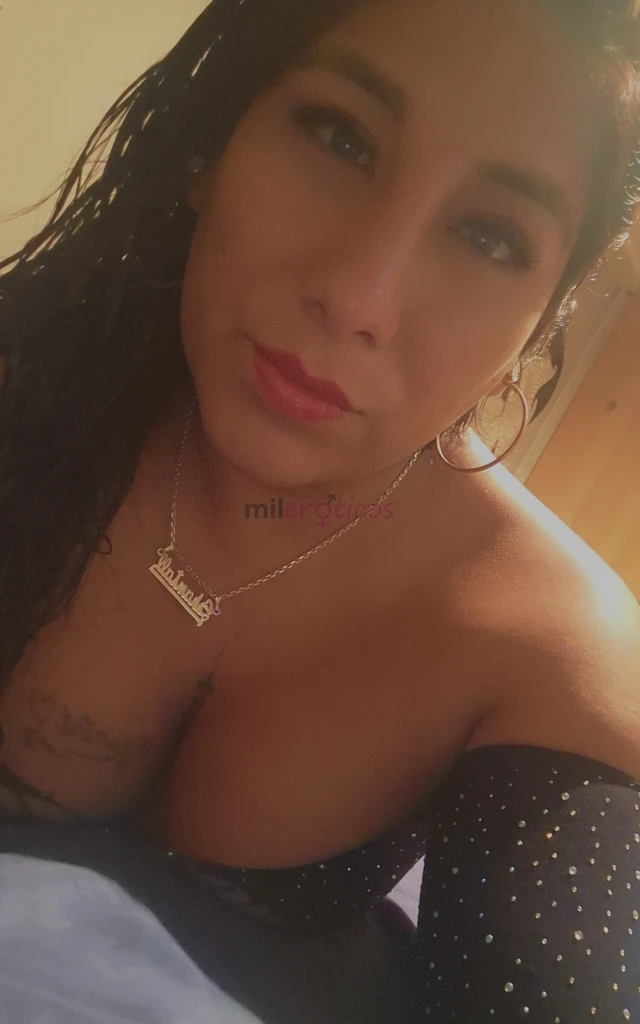 Hola mis amores soy dalexa una transexual peruana activa pasiva dominante lechera y experta en principiantes trabajo de manera independiente soy culon...