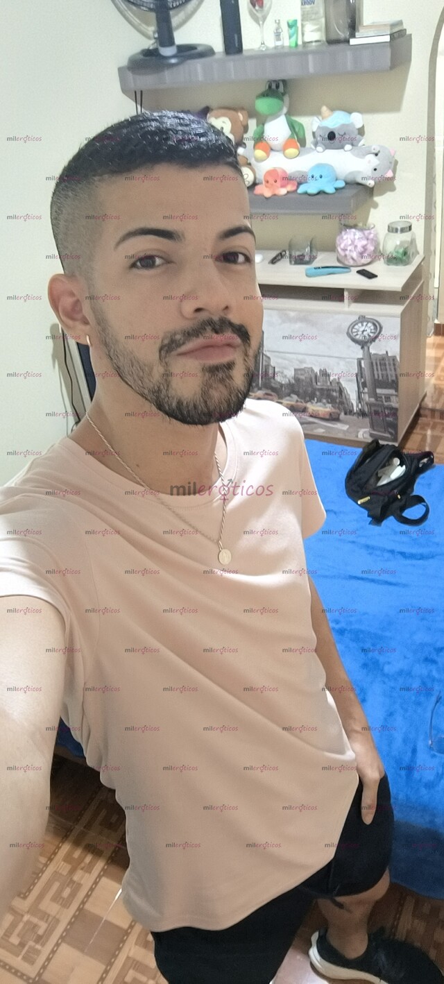 FOTOS DE ALEJO GENTE SERÍA, PARCHADA, HABLAME CON CONFIANZA